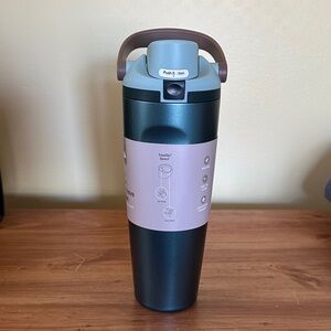 Special Edition Owala 30 oz Water Bottle in Wintergreen